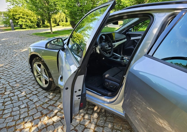 Audi A4 cena 128900 przebieg: 49000, rok produkcji 2020 z Błonie małe 407